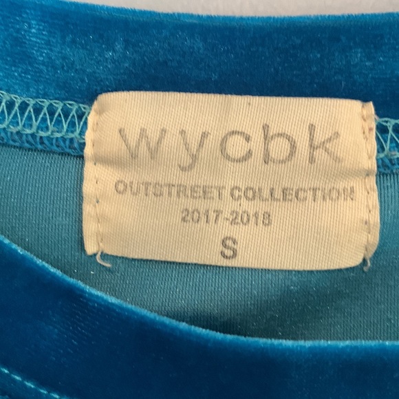 Mens/Boys Turquoise Blue Velvet Top Like New WYCBK Size Small - Picture 2 of 5